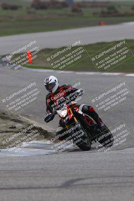 media/Nov-30-2025-TrackDaz (Sun) [[d8b22663df]]/A Group/Session 3 (Off Ramp)/